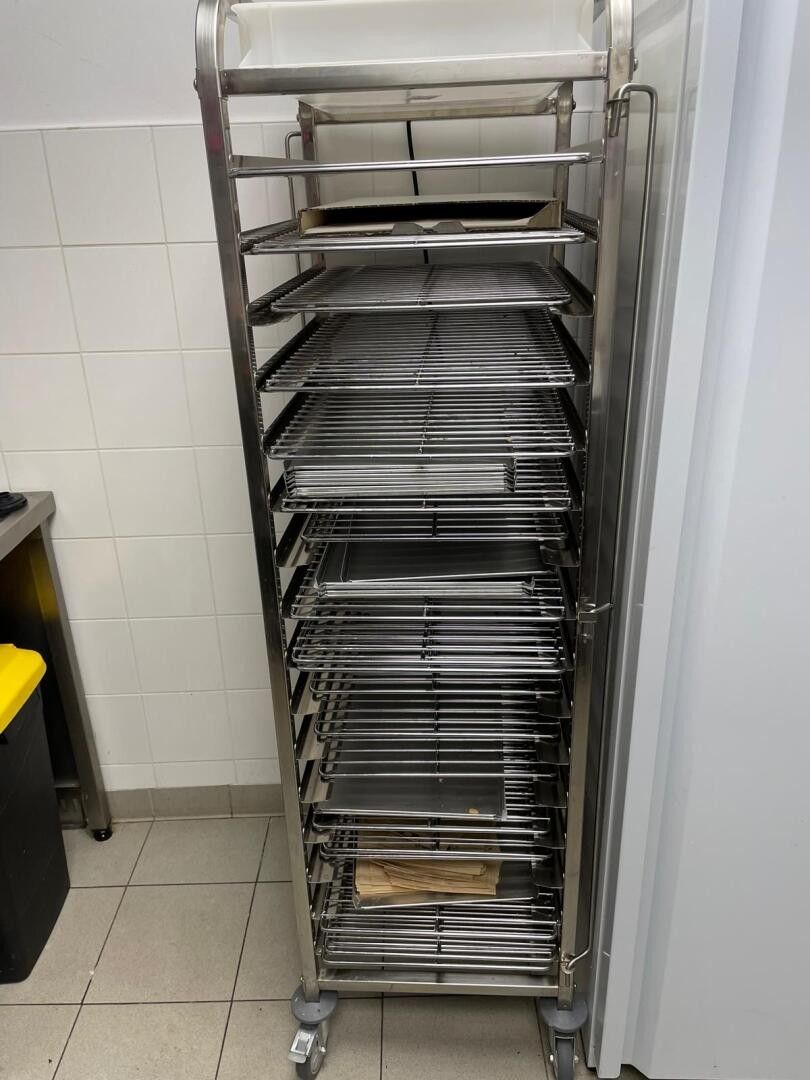 Échelle à pâtisserie sur roulettes inox