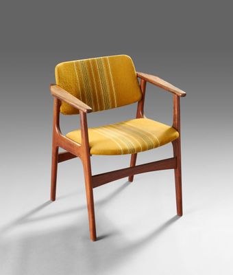 Arne VODDER (1926-2009) Fauteuil en teck à accotoirs plats. …