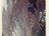 une vieille photo d'un lac au cœur de la Terre