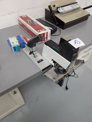 AGRAFEUSE électrique SYSFORM 106 E avec déclenchement par pé…