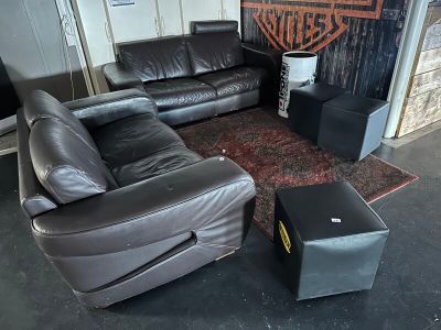 Un ensemble constitué: Deux canapés