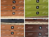 Plusieurs cartons de différents types sont empilés les uns sur les autres