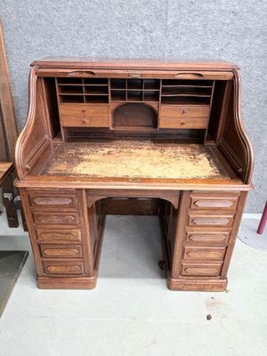 DERBY DESK Bureau américain à caisson il ouvre par huit tiro… - Photo 1