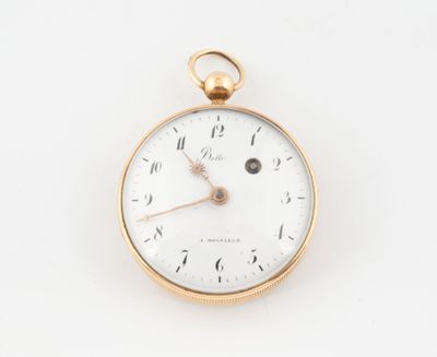 une montre de poche ancienne avec des chiffres romains et des chiffres romains sur le cadran
