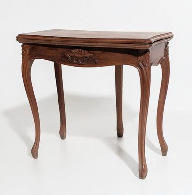l'image d'une petite table en bois avec un tiroir en dessous