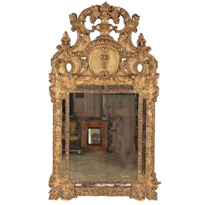 GLACE REGENCE à fronton à pare close à décor d’un vase à l’a… - Photo 1