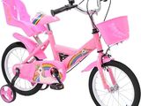 vélo rose pour enfant, avec une selle et un guidon roses, sur fond blanc