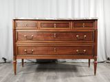une commode en bois avec dessus en marbre