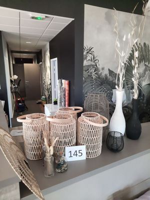 Lot de décorations dont photophores en osier ou métal, verre… - Photo 1