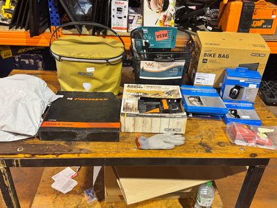 LOT DE MATERIEL CYCLISME DIVERS MARQUES ET MODELES - TVA RECUPERABLE - Photo 1