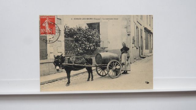 Évaux-les-Bains La Porteuse d’eau. Carte rare !!!