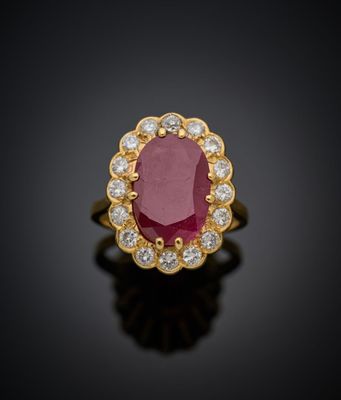 Bague ovale en rubis et diamants