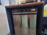 une photo d'un lave-vaisselle installé dans une cuisine