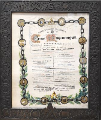 un vieux certificat encadré, orné d'une étoile et d'une chaîne