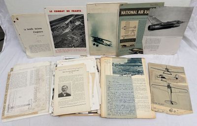 une image montrant une pile de livres posée sur une table