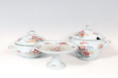 OLD ABBAYE, FLEURS DE MONTCLAIR Deux soupières couvertes en …