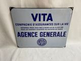 enseigne métallique vintage faisant la promotion de la société Vita, en français