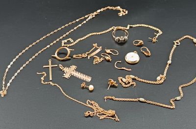 Lot de bijoux en or 18k 750/° (accidents).