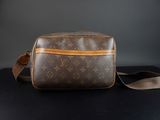 Sac à bandoulière Louis Vuitton en toile Monogram