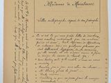 un gros plan d'un morceau de papier sur lequel on a écrit