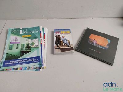 Palette d'environ 280kg de différents livres - Neuf - TVA Ré…