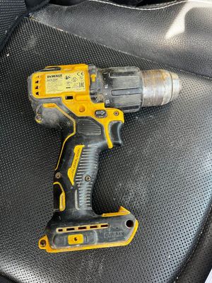 Visseuse de marque DEWALT, modèle DCD709.