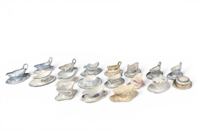 a lot of shells that are sitting on a table
