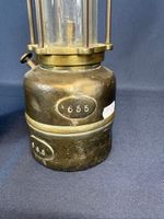 Deux lampes de mineurs dont une avec un verre Baccarat ancie… (photo 5)