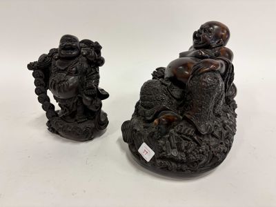 paire de figurines chinoises sculptées d'un homme et d'une femme