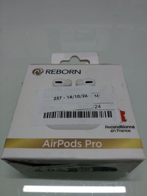 La boîte est vide et prête à accueillir les AirPods Pro.