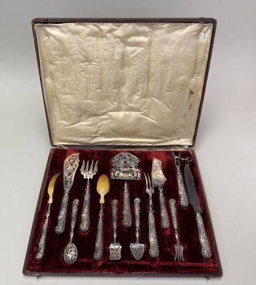 Ensemble de couverts de service de style rocaille argent, mé…