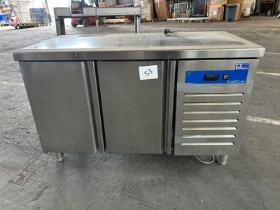 Tour réfrigérée Eurochef, dimensions : L 134x70x86 cm, non t…
