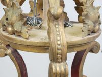 Lanterne en bois sculpté, doré et peint, à décor de feuilles… (photo 5)