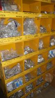 - 9 rayonnages recto verso comprenant de la boulonnerie, des… (photo 2)