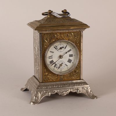Pendule de voyage dite d'officier en laiton, cadran émaillé …