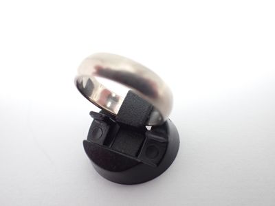 Alliance en or gris ou platine, poids 5,5g