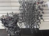 une photo d'une sculpture réalisée en Lego dans un magasin
