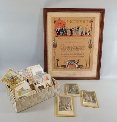 une photo d'une boîte de cartes et une photo d'un homme