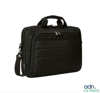 Le sac pour ordinateur portable est noir et comporte une fermeture éclair sur le devant.