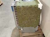 a picture of a machine that is sitting on a pallet
