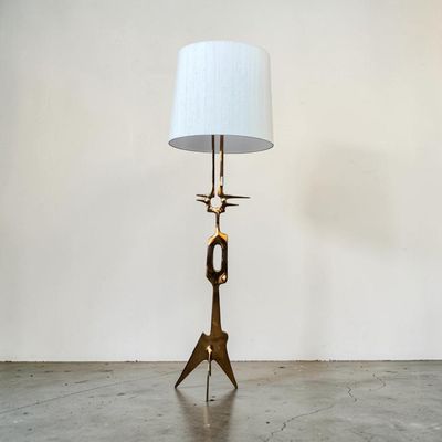 Victor Roman (1937-1995) Lampadaire-sculpture Bronze poli et…