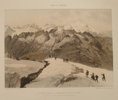 une photo d'un groupe de personnes en train de gravir une montagne