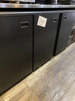 VENTE SUR DESIGNATION - LOT 10 - Un tour réfrigéré trois por…