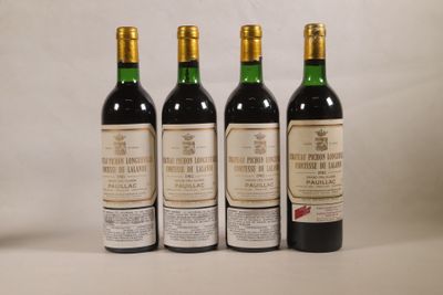 trois bouteilles de vin posées l'une à côté de l'autre sur une table
