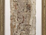 un gros plan d'un morceau de papier sur lequel on a écrit