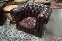 Joli ensemble de salon Chesterfield en cuir composé de trois… (photo 5)