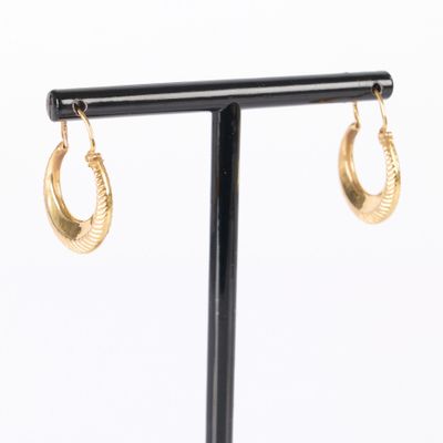 Paire de créoles en or gravée. Diam. - Photo 1