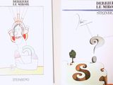 deux livres ouverts sur une table