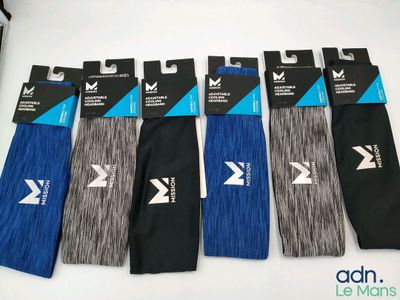 six paires de chaussettes de sport pour homme de différentes couleurs