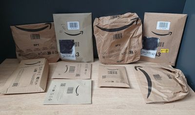 Lot de 9 colis Mystere (Retour Amazon,NPAI, Adresse incomple…